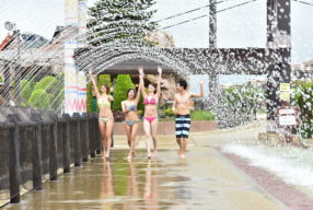 噴水アーチウェイ ※夏季のみ